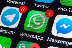 Polri Pantau Aktifitas Grup Whatsapp, Menkominfo: Tidak Semua WA Dipantau